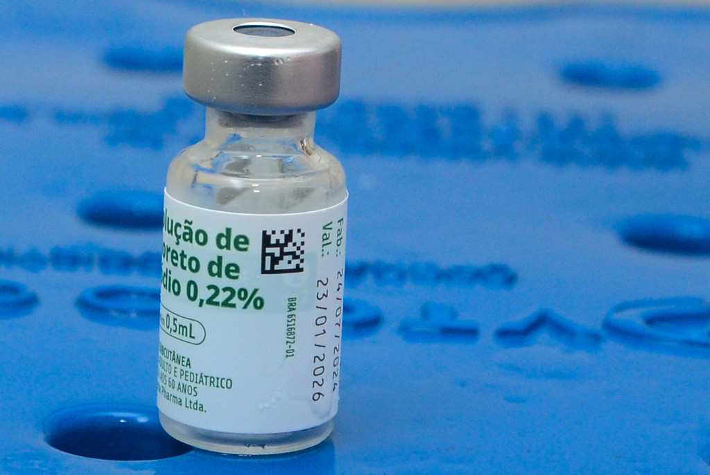 Vacinação contra a dengue ocorre em todas as unidades de saúde e segue até quarta-feira (22) em Mossoró