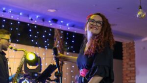 Katharina Gurgel apresenta show gratuito em homenagem a Gilberto Gil e Ney Matogrosso em Mossoró